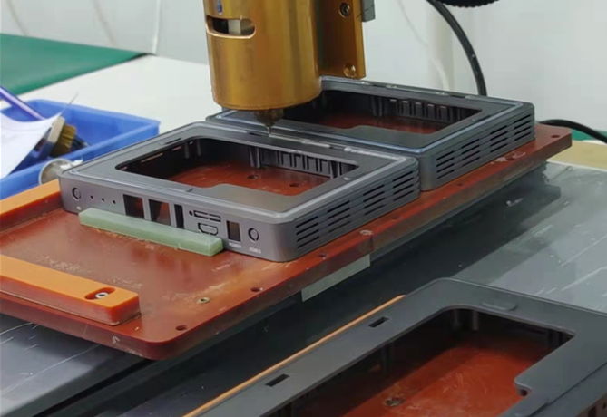 PUR熱熔膠-電子工業(yè)粘接方案